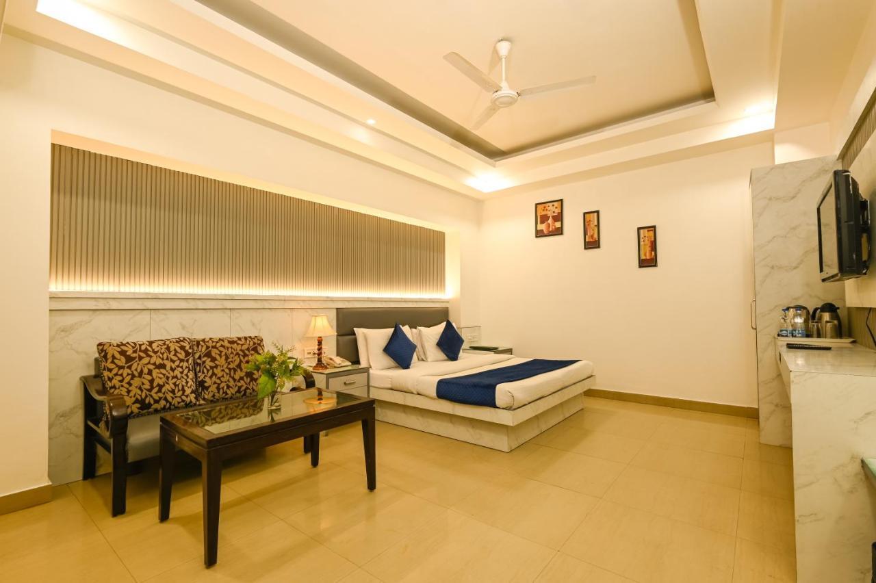 Hotel Krishna Deluxe-By Rcg Hotels New Delhi Eksteriør bilde